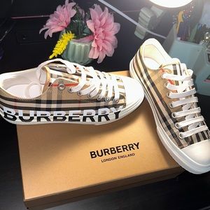Women’s Burberry Sneakers —BRAND NEW— size 37 (7 U.S)